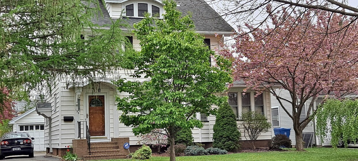135 Elmerston Rd, Rochester, NY 14620 House Rental in Rochester, NY