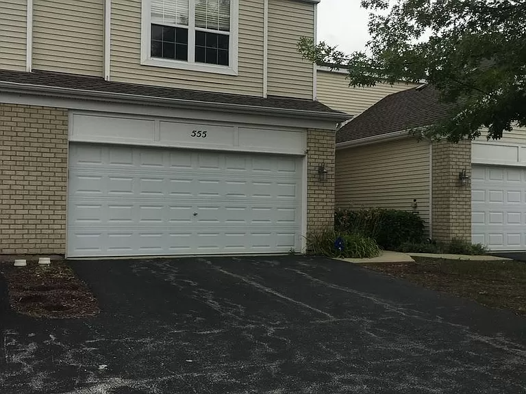 Foto principal - 555 Springbrook Trail N