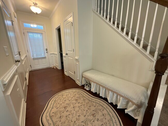 Foto del edificio - 747 Silver Stream Ln