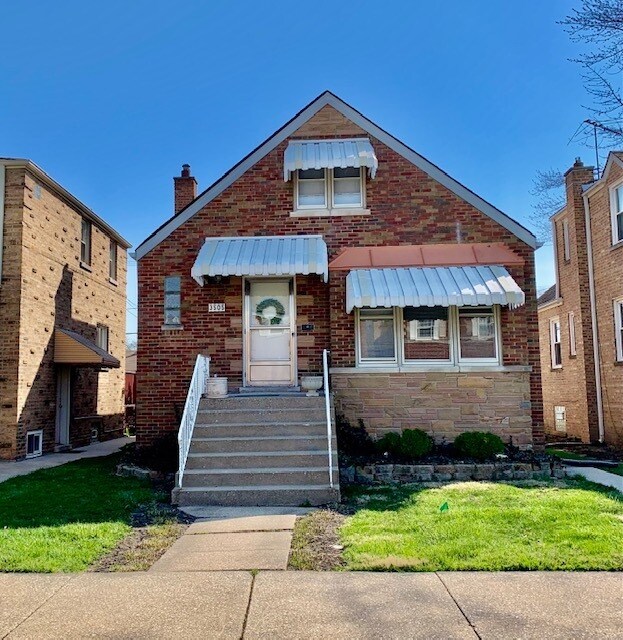 Primary Photo - 3505 N Nora Ave