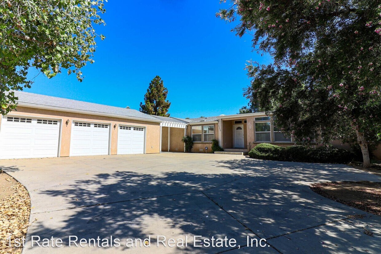 Primary Photo - 4 br, 2.5 bath House - 27020 Cottonwood