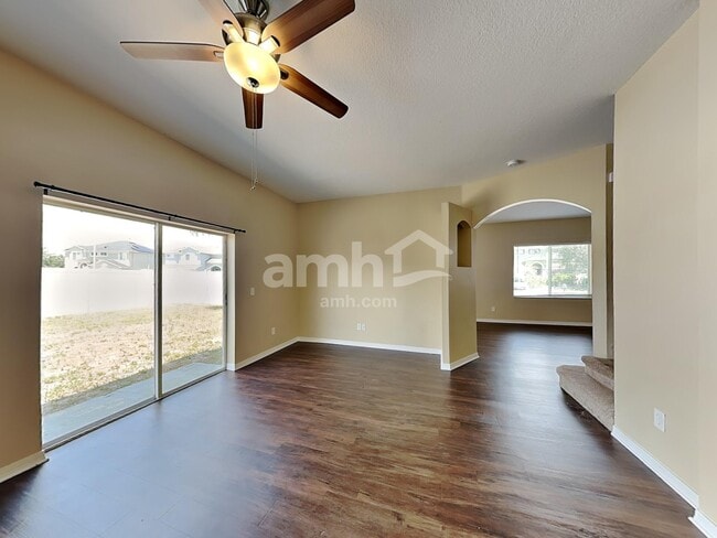Building Photo - 12728 Longcrest Dr