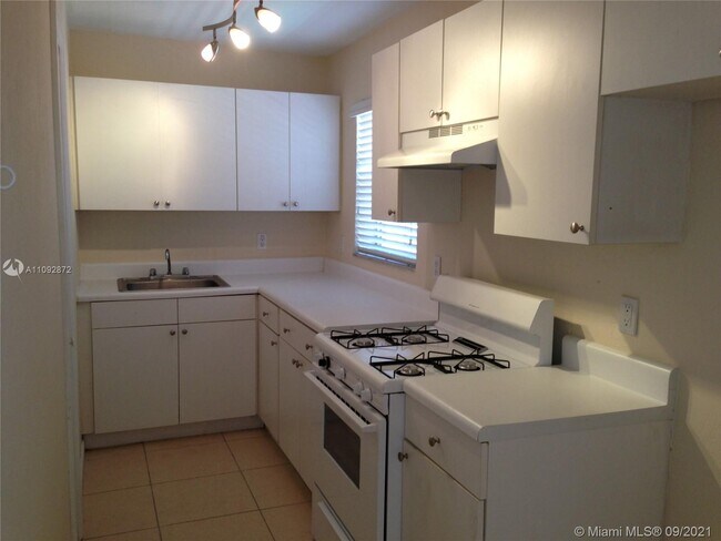 Foto del edificio - 12890 NE 8th Ave