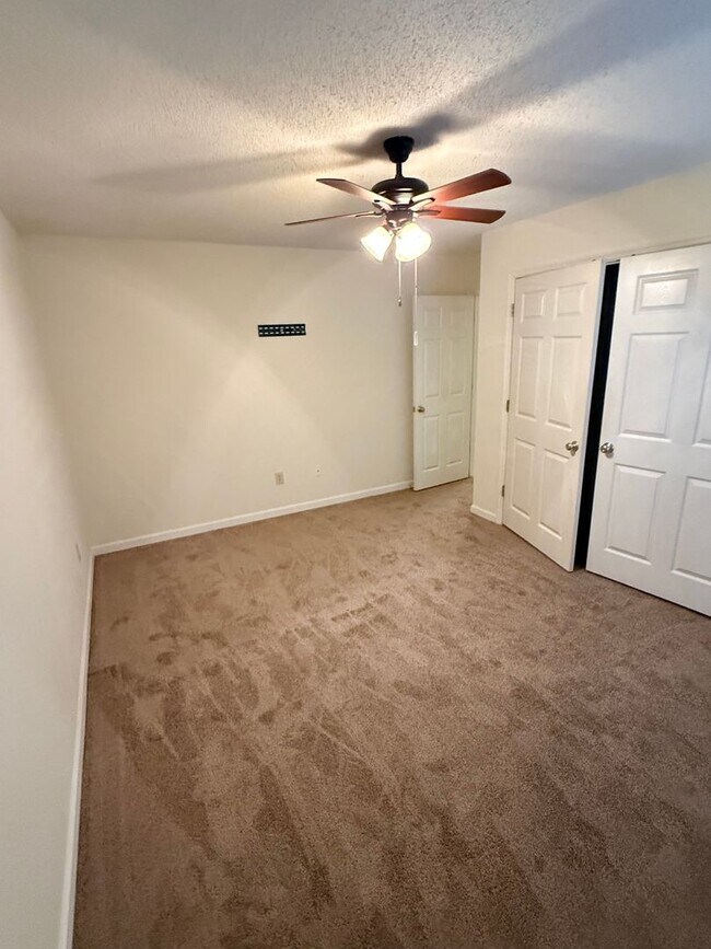 Foto del edificio - Autumn Chase