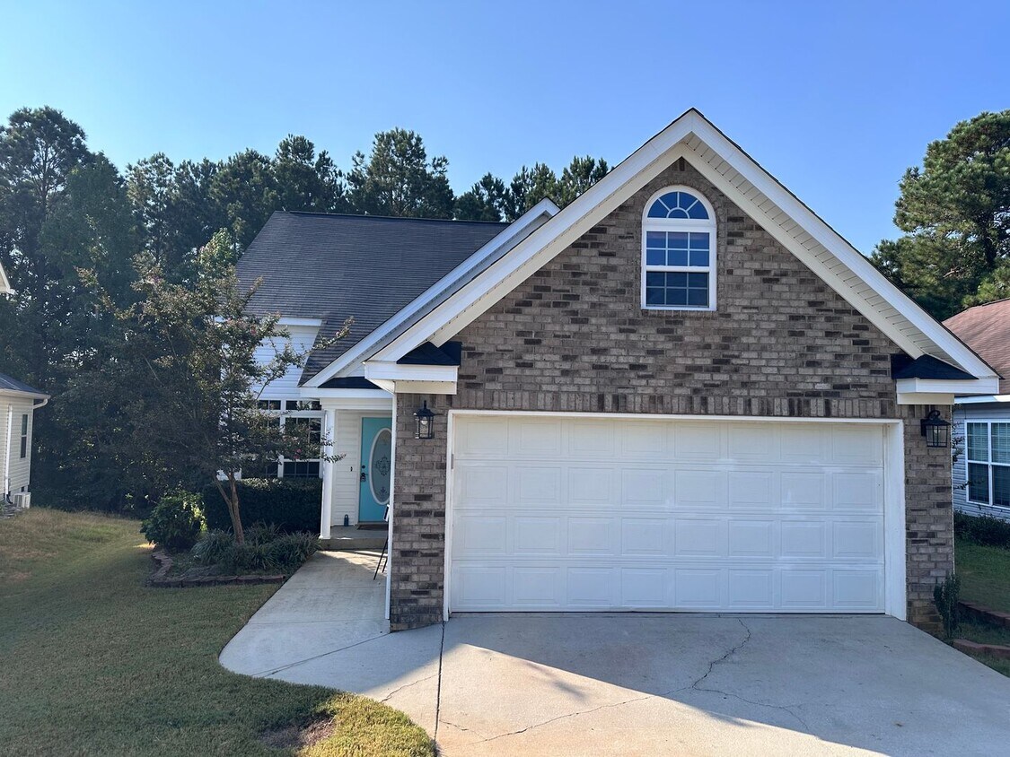 Primary Photo - Grovetown home in pool community!