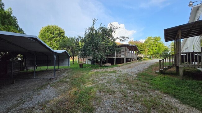 Building Photo - 530 Avent Ferry Rd