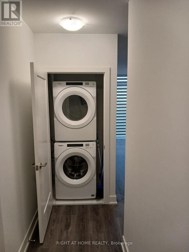 Photo du bâtiment - 2545 Simcoe St N