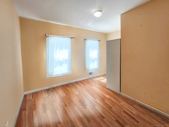 Building Photo - 70 Farren Ave