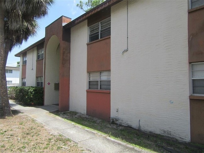 Building Photo - 463 76th Ave N