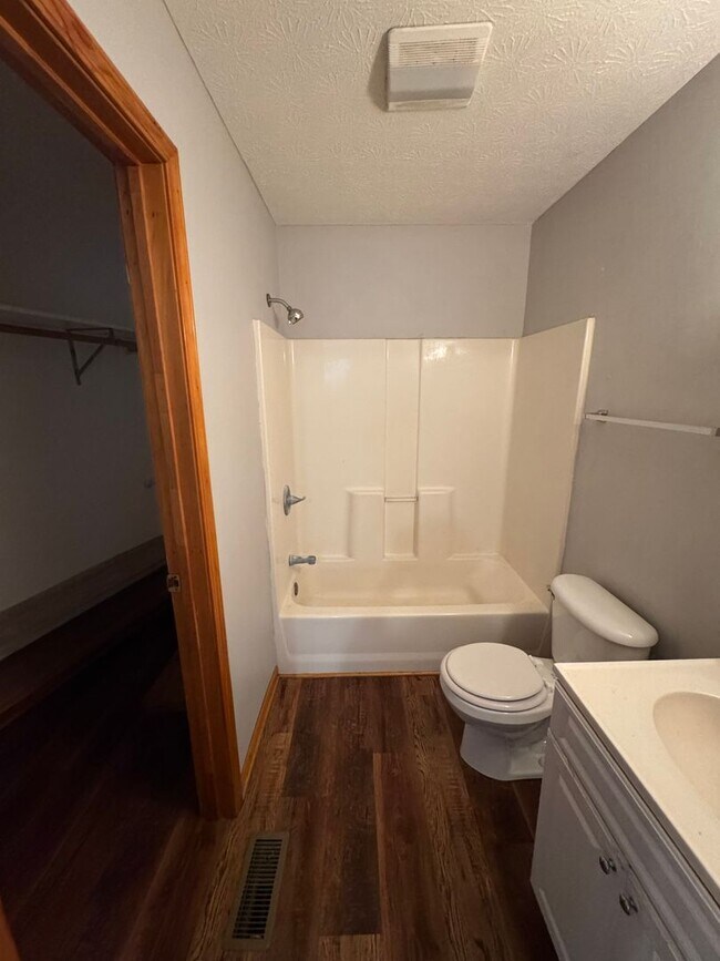Foto del edificio - Perry Twp - 3 bedroom home