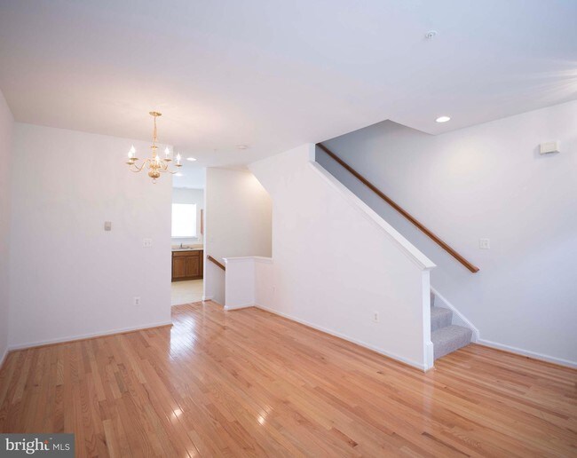 Building Photo - 65 Danbury St SW