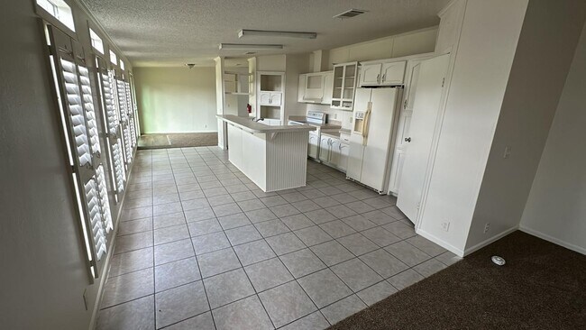 Foto del edificio - 15710 Cypress Garden Dr