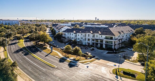 Building Photo - Lakeline Crossing Apartments