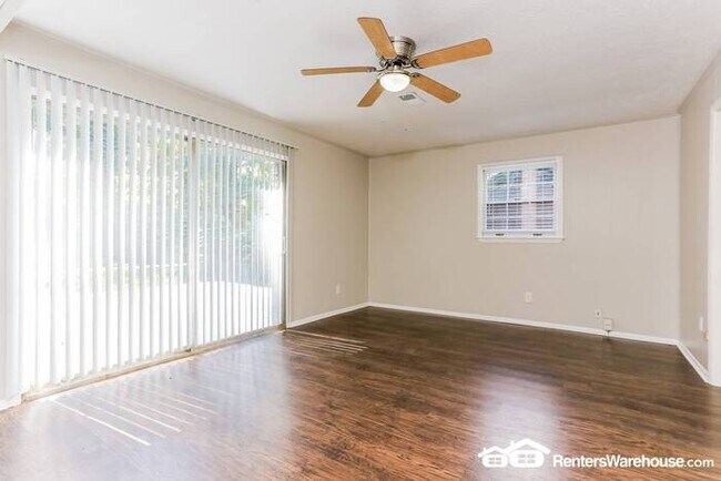 Building Photo - Wonderful Home with tons of space