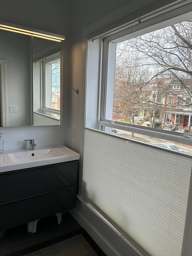 Photo - 1424 Buchanan St NW Apartment