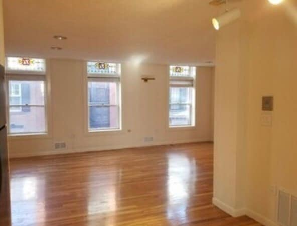 Primary Photo - 82 Myrtle St