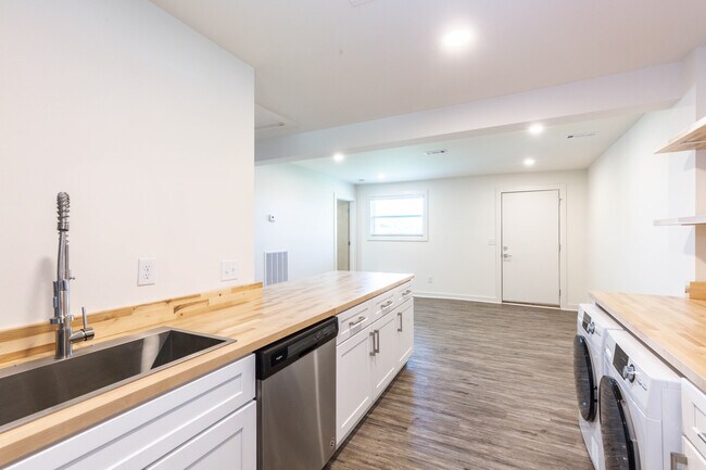Foto del edificio - 602 40th Ave N
