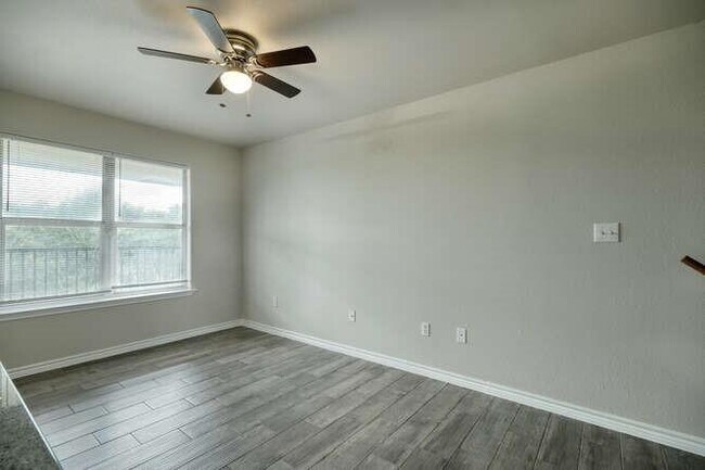 Foto del edificio - 107 Castleberry Ct