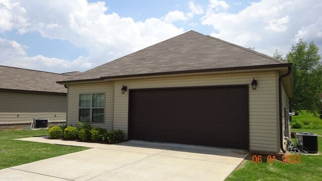 Building Photo - Athens City Schools. Lawncare Provided.