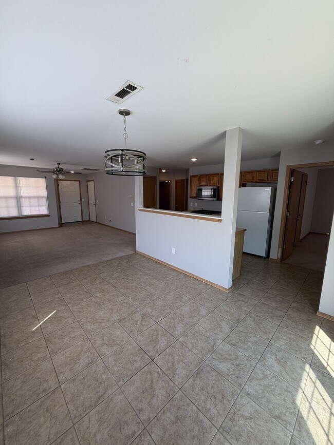 Building Photo - 340 Grant Springs Dr