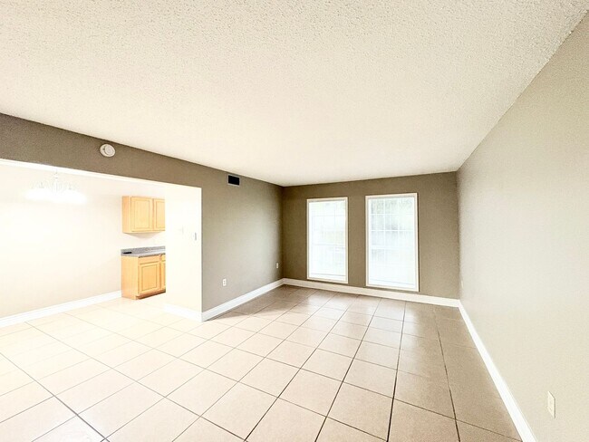 Foto del edificio - 403 Fox Run Ave