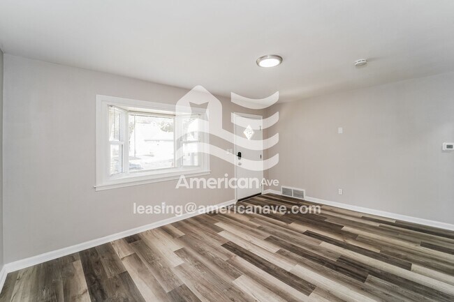 Building Photo - 5262 N 61st St