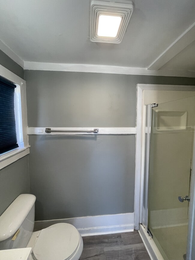 Building Photo - 1600 S Beech St