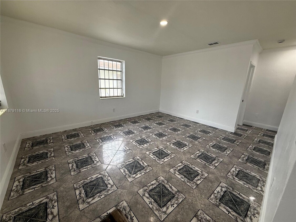 Primary Photo - 1511 NW 45th St