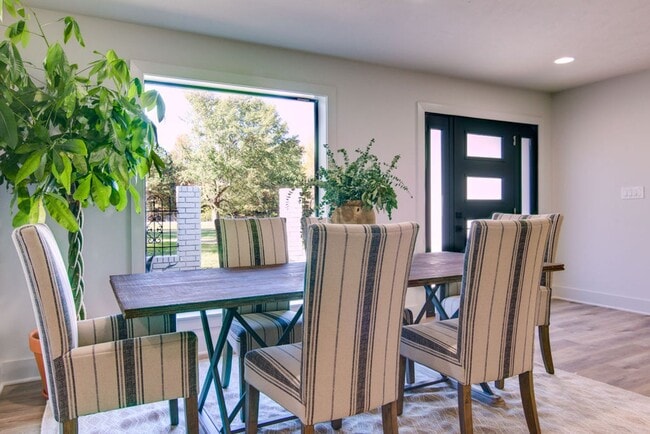 Building Photo - Palm Springs style ranch house