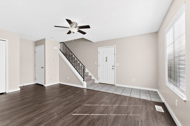 Foto del edificio - 5920 Walnut Cir Dr