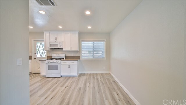 Foto del edificio - 223 N Lincoln Ave