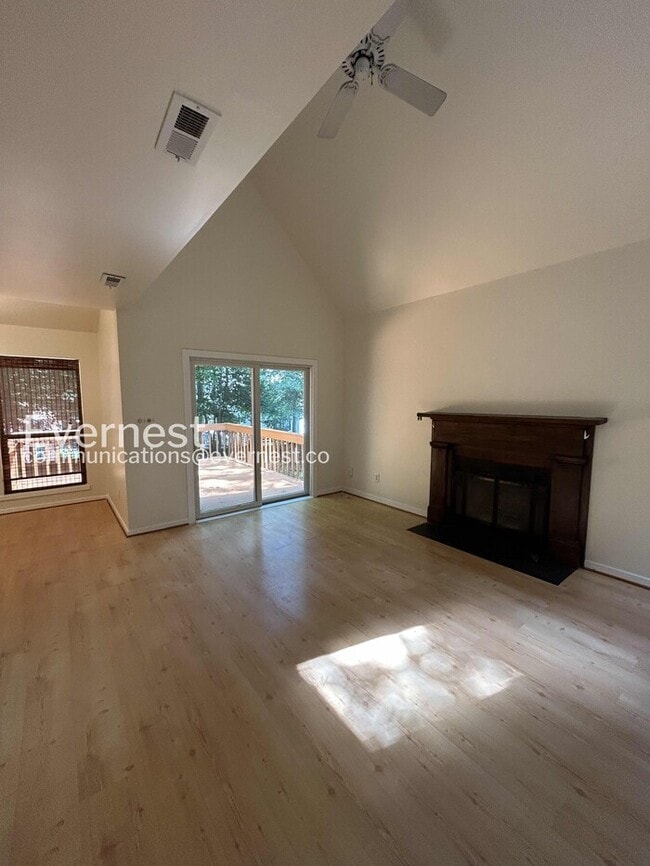 Building Photo - 128 Sharps Rd