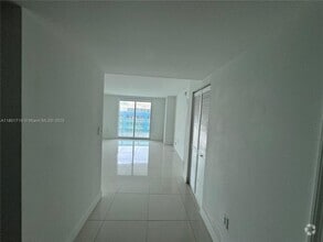 Building Photo - 2101 Brickell Ave