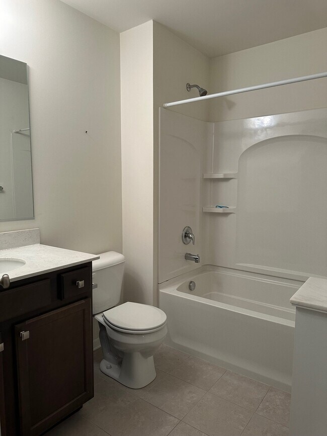 Building Photo - 810 Paisley Ct