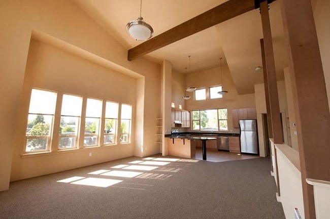 Building Photo - Kokanee Place