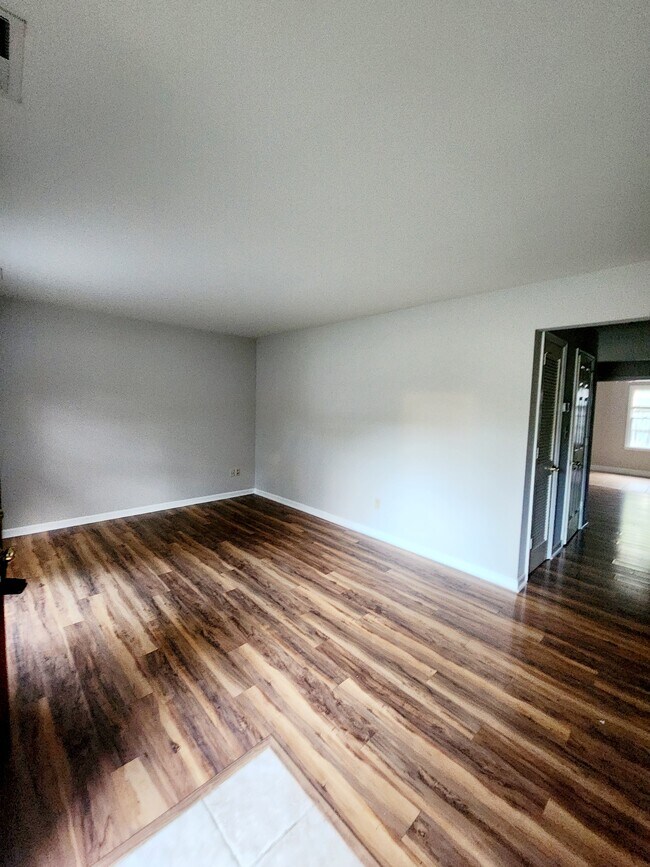 Foto del edificio - 2859 Wynterhall Rd SE