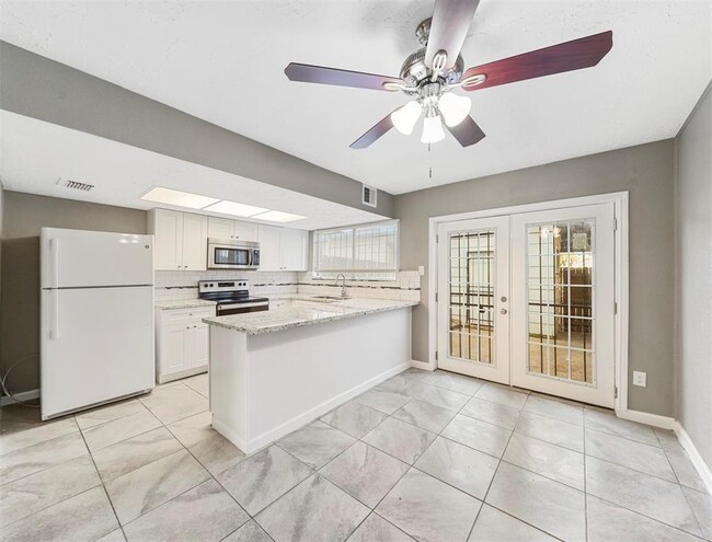 Building Photo - 7163 Chasewood Dr