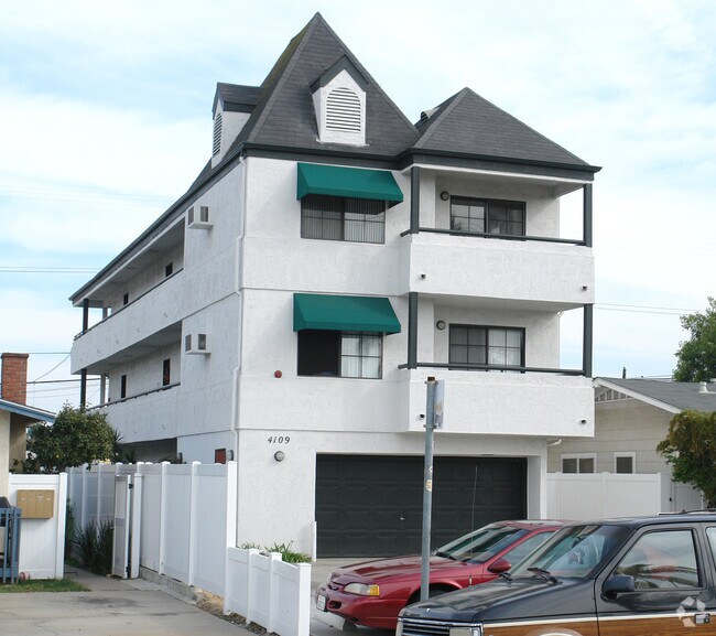 Building Photo - 4109 Kansas St
