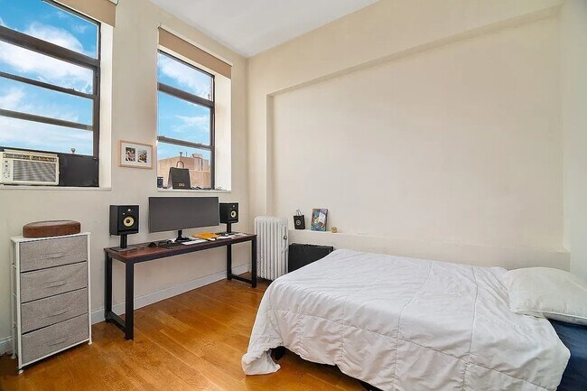 Foto del edificio - 231 E 14th St