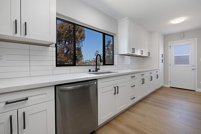 Kitchen - 2915 Union St