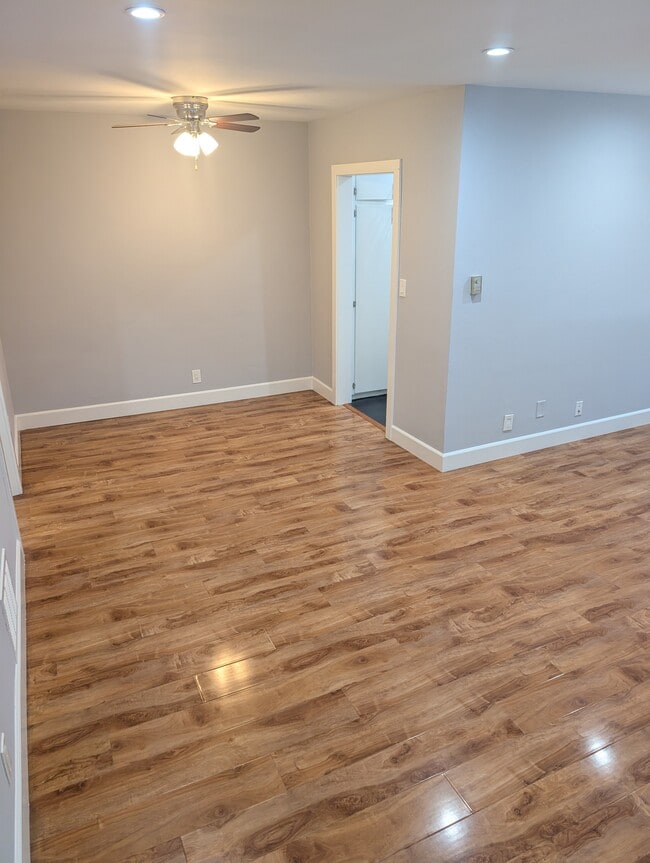 Foto del edificio - 7068 Lanewood Ave