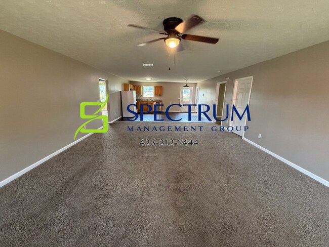 Foto del edificio - Now accepting applications for a 3 bedroom 2 bath with LARGE bonus room single family home in Kod...