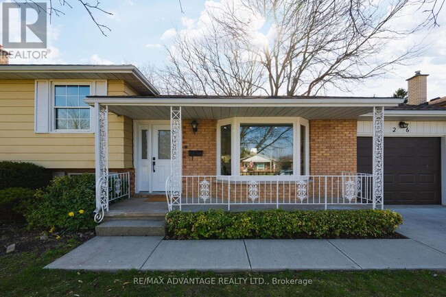 Building Photo - 26 Luton Crescent