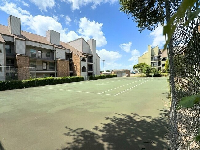 Foto del edificio - 6108 Abrams Rd