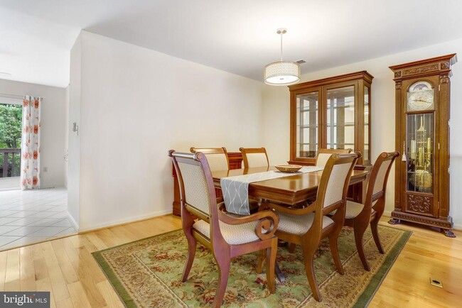 Building Photo - 7415 Salford Ct