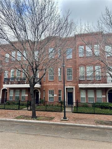 Building Photo - 15826 Quorum Dr