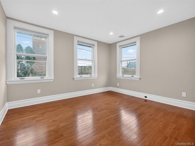 Foto del edificio - 79 Lafayette Ave