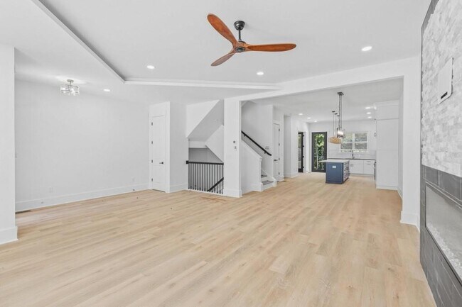 Building Photo - 185 Brush Creek Ct