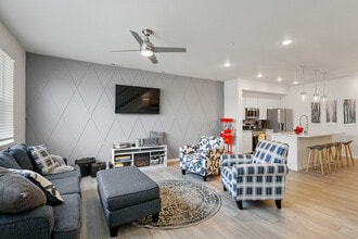 Building Photo - 1539 Spring Water Pt