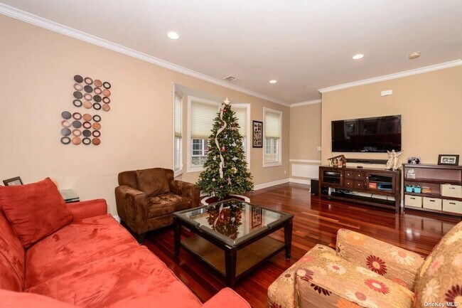 Foto del edificio - 330 Maple Ave